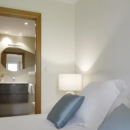 Playa De Ondarreta 2 By Feelfree