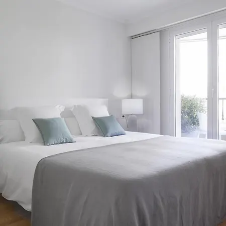 Playa De Ondarreta 2 By Feelfree San Sebastian